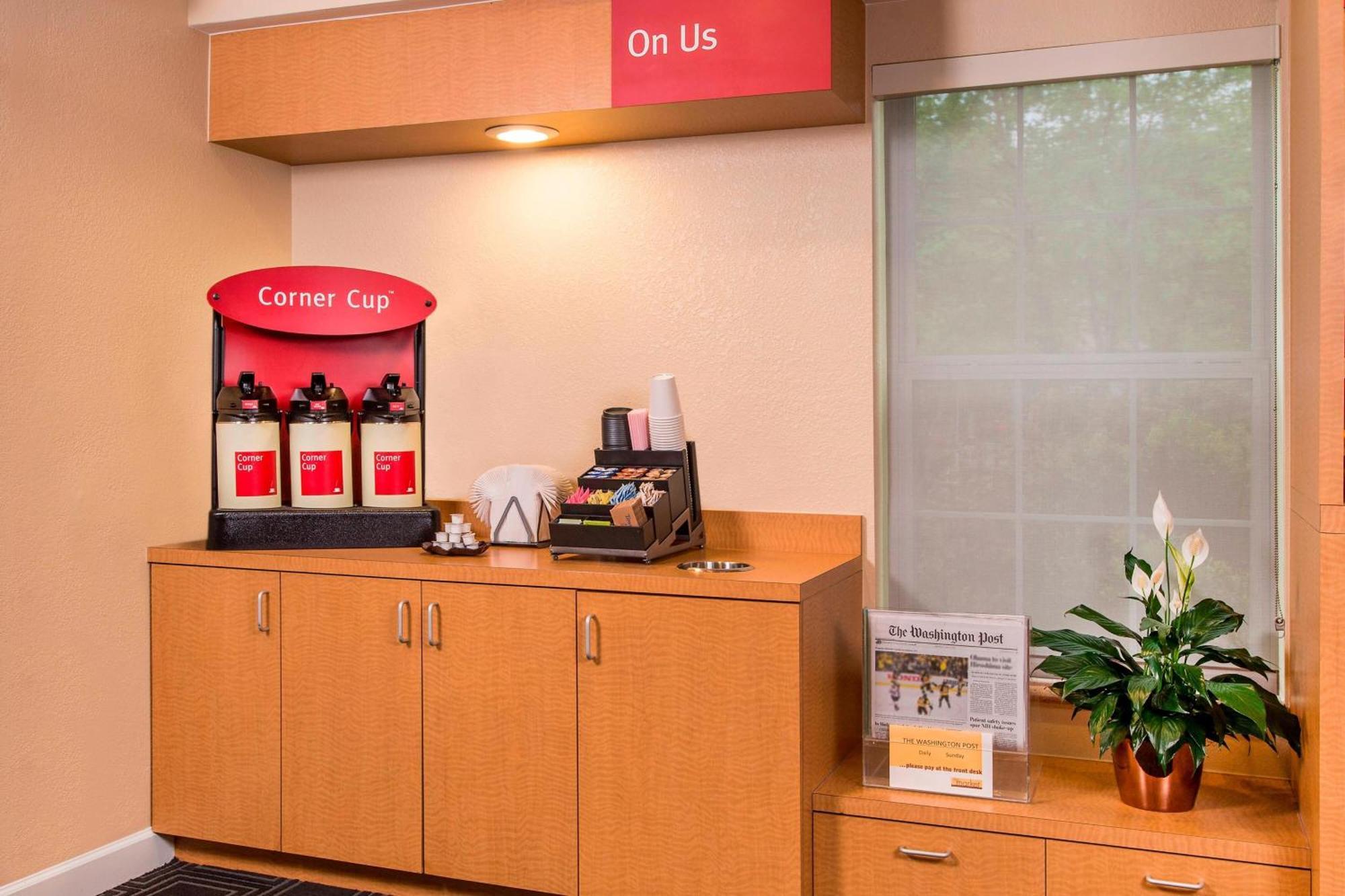 Towneplace Suites By Marriott Clinton At Joint Base Andrews Екстер'єр фото