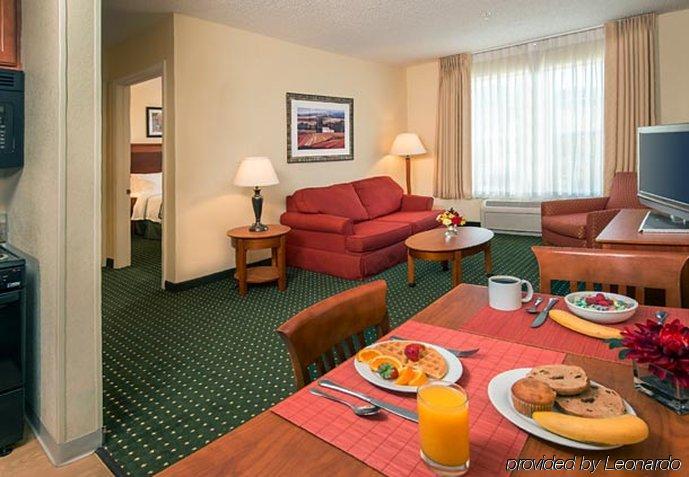 Towneplace Suites By Marriott Clinton At Joint Base Andrews Екстер'єр фото