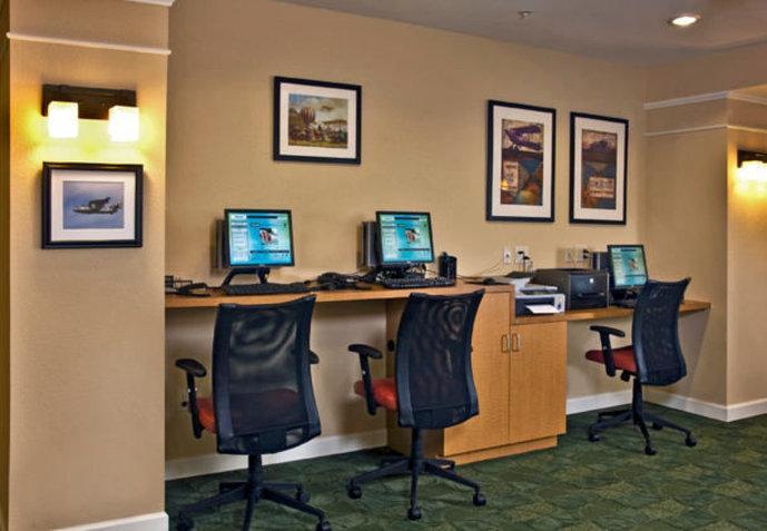 Towneplace Suites By Marriott Clinton At Joint Base Andrews Екстер'єр фото